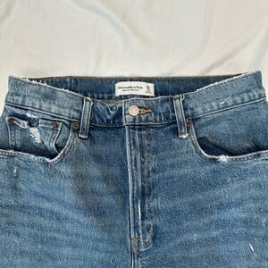 Abercrombie & Fitch High Rise Mom Jeans